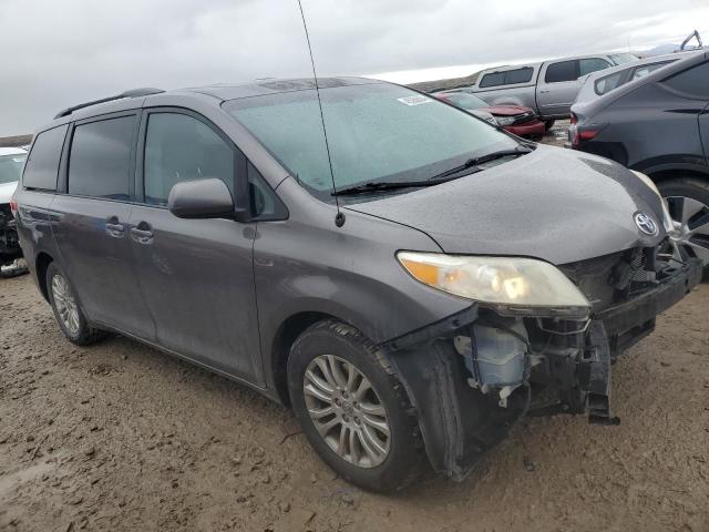 5TDYK3DC2BS162747 - 2011 TOYOTA SIENNA XLE GRAY photo 4