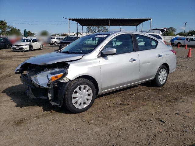 3N1CN7AP9JK431520 - 2018 NISSAN VERSA S SILVER photo 1