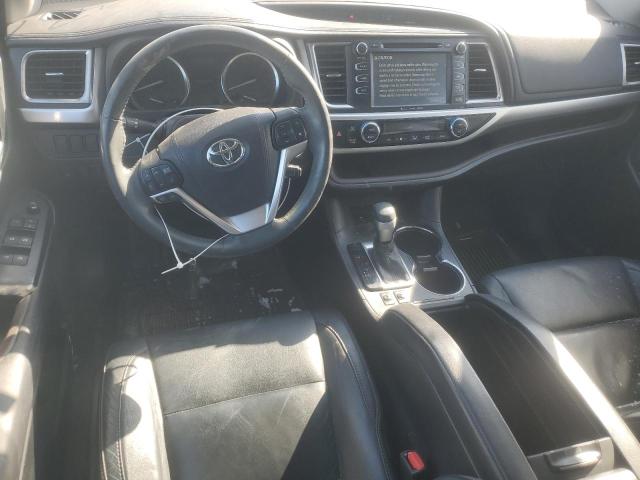 5TDJKRFH0GS327747 - 2016 TOYOTA HIGHLANDER XLE 白色 照片 8