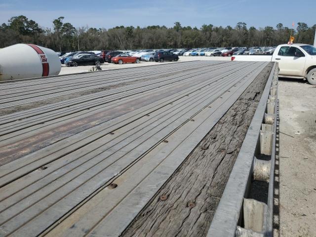 1UYFS24814A304603 - 2004 UTILITY VAN WHITE photo 5