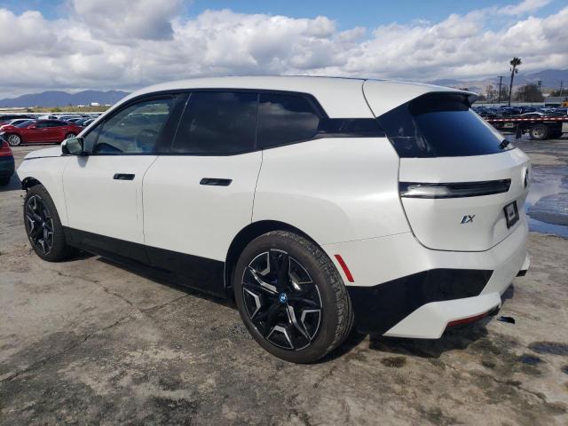 WB523CF07SCT32720 - 2025 BMW IX XDRIVE50 WHITE photo 2