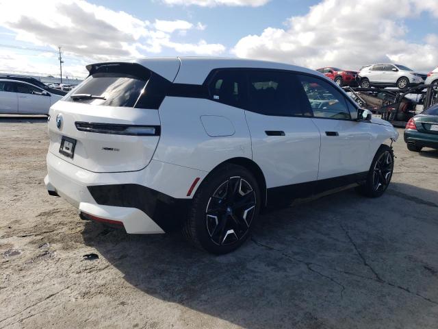 WB523CF07SCT32720 - 2025 BMW IX XDRIVE50 WHITE photo 3