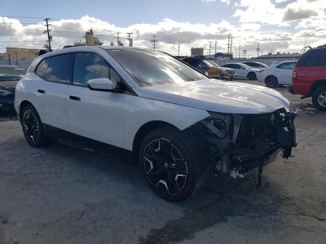 WB523CF07SCT32720 - 2025 BMW IX XDRIVE50 WHITE photo 4
