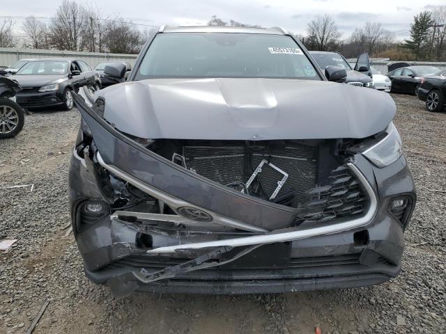 5TDGZRBH0NS243260 - 2022 TOYOTA HIGHLANDER XLE 灰色 照片 5