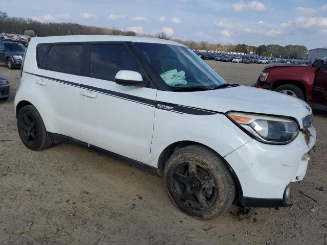 KNDJN2A20F7812450 - 2015 KIA SOUL WHITE photo 4