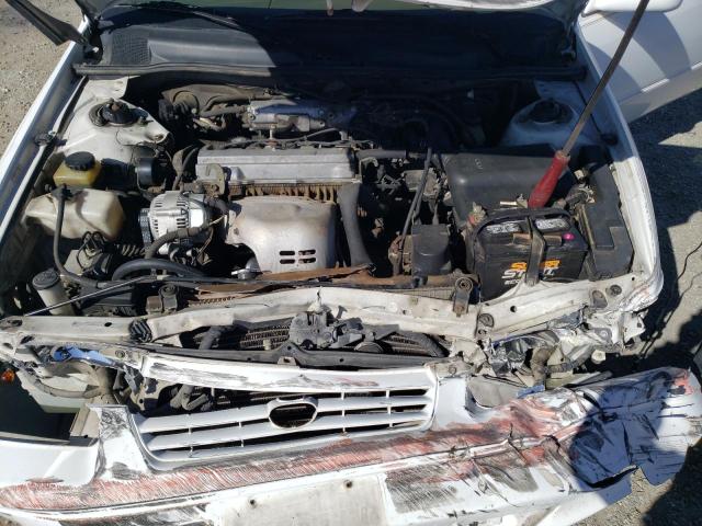 JT2BG22K6W0200218 - 1998 TOYOTA CAMRY CE WHITE photo 11