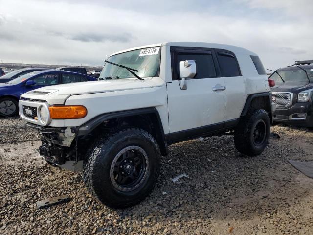 2013 TOYOTA FJ CRUISER, 