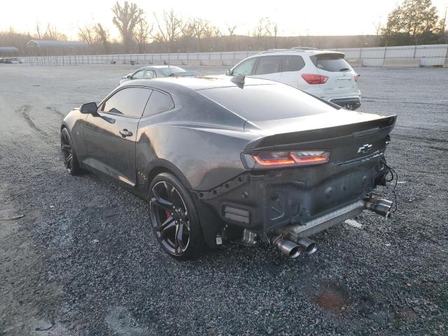 1G1FE1R72J0148372 - 2018 CHEVROLET CAMARO SS GRAY photo 2