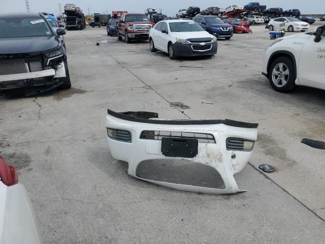 W04GN5EC6B1113216 - 2011 BUICK REGAL CXL WHITE photo 12