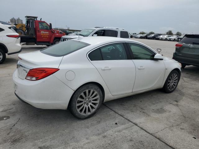 W04GN5EC6B1113216 - 2011 BUICK REGAL CXL WHITE photo 3