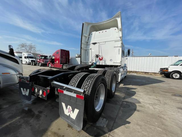 5KJJBHDR6JLJN2275 - 2018 WESTERN STAR/AUTO CAR 5700 XE WHITE photo 4