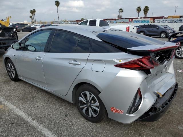 JTDKARFP5J3076991 - 2018 TOYOTA PRIUS PRIM SILVER photo 2