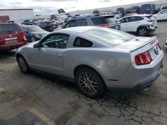 1ZVBP8AM0C5276204 - 2012 FORD MUSTANG SILVER photo 2
