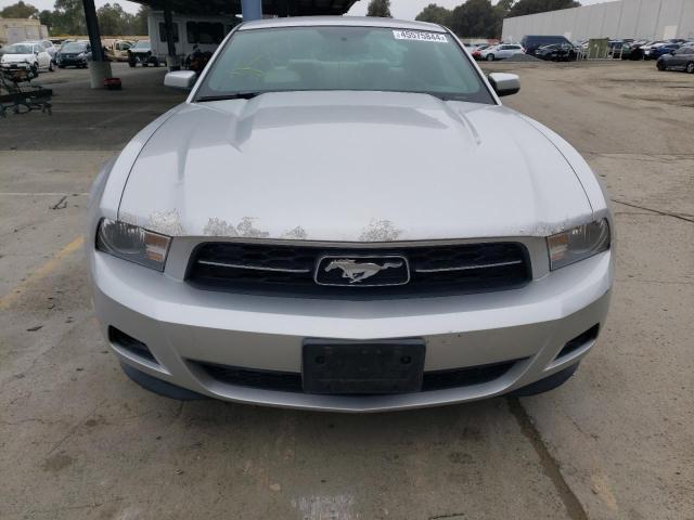 1ZVBP8AM0C5276204 - 2012 FORD MUSTANG SILVER photo 5