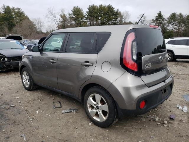 KNDJN2A21J7575301 - 2018 KIA SOUL GRAY photo 2