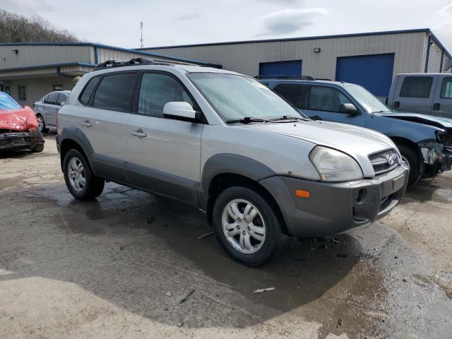 KM8JN72D98U814551 - 2008 HYUNDAI TUCSON SE SILVER photo 4