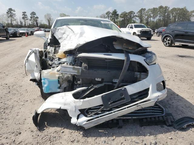 3FA6P0HD8FR141104 - 2015 FORD FUSION SE WHITE photo 5