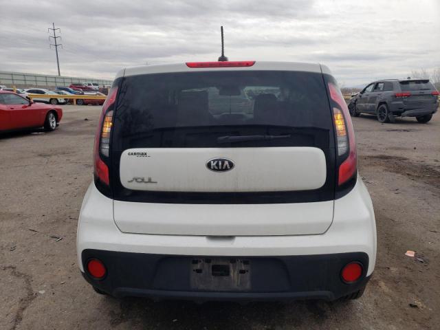 KNDJN2A27J7905510 - 2018 KIA SOUL WHITE photo 6