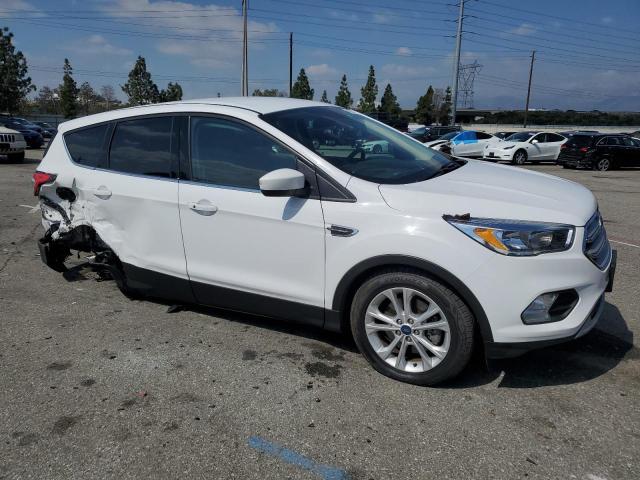 1FMCU9G99KUC08928 - 2019 FORD ESCAPE SE WHITE photo 4