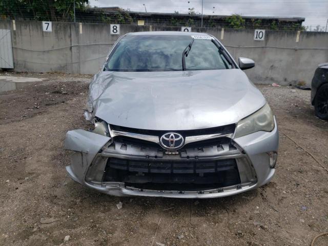 4T1BF1FK2GU149174 - 2016 TOYOTA CAMRY LE SILVER photo 5