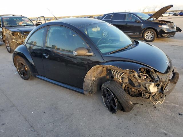 3VWPG3AG7AM013265 - 2010 VOLKSWAGEN NEW BEETLE BLACK photo 4