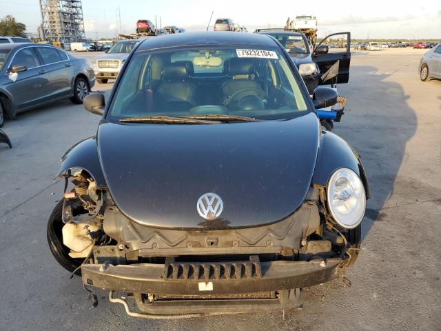 3VWPG3AG7AM013265 - 2010 VOLKSWAGEN NEW BEETLE BLACK photo 5