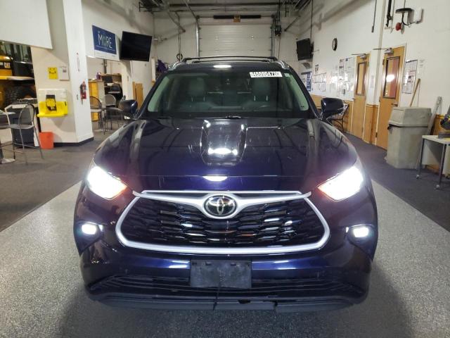 5TDHZRBH4MS555066 - 2021 TOYOTA HIGHLANDER XLE 蓝色 照片 5