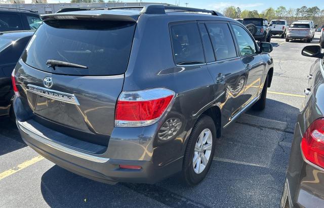 5TDZK3EH4DS129282 - 2013 TOYOTA HIGHLANDER BASE GRAY photo 4