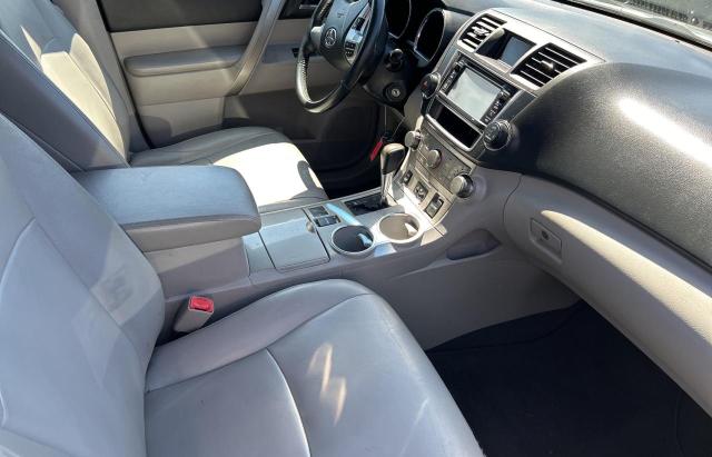 5TDZK3EH4DS129282 - 2013 TOYOTA HIGHLANDER BASE Сұр фото 5