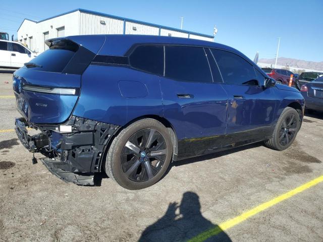 WB523CF05RCP88466 - 2024 BMW IX XDRIVE50 BLUE photo 3