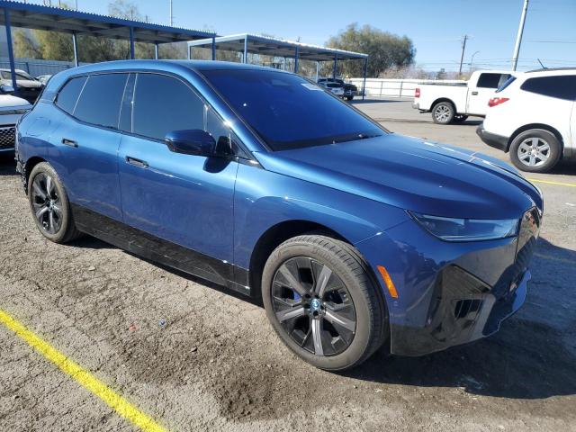 WB523CF05RCP88466 - 2024 BMW IX XDRIVE50 BLUE photo 4