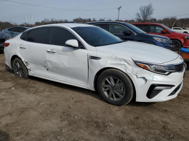 5XXGT4L3XLG386142 - 2020 KIA OPTIMA LX WHITE photo 4