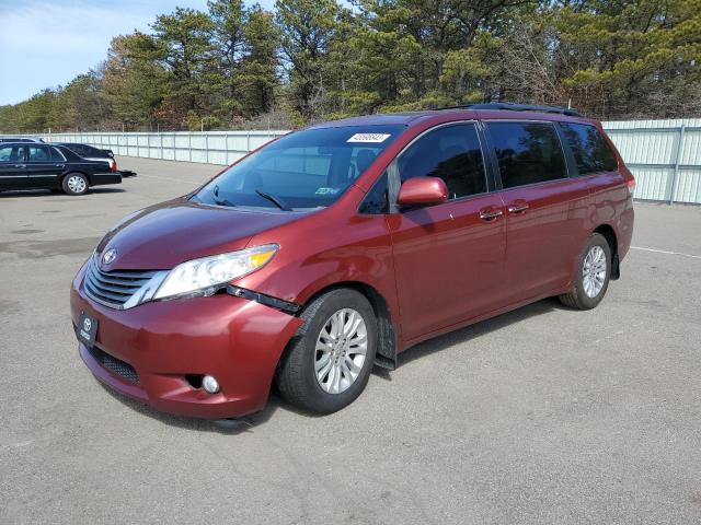 2011 TOYOTA SIENNA XLE, 