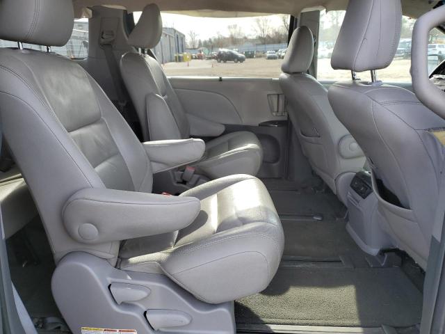 5TDDK3DC3FS095676 - 2015 TOYOTA SIENNA XLE SILVER photo 11