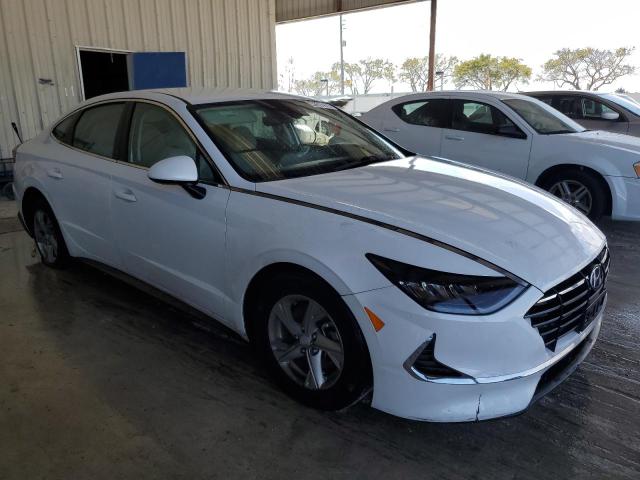 5NPEG4JA3MH128841 - 2021 HYUNDAI SONATA SE WHITE photo 4