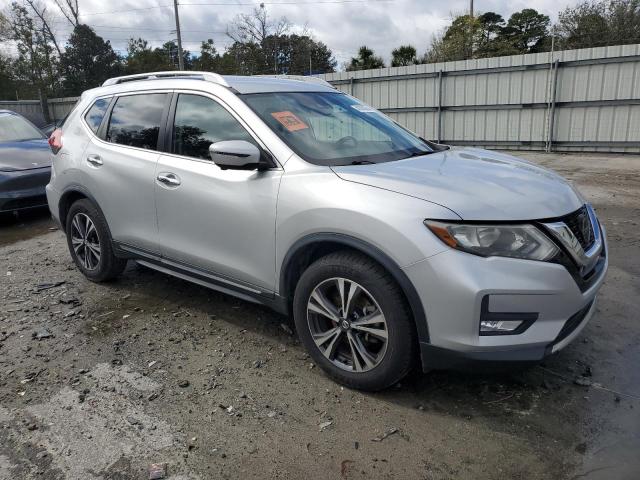 JN8AT2MTXJW461365 - 2018 NISSAN ROGUE S SILVER photo 4