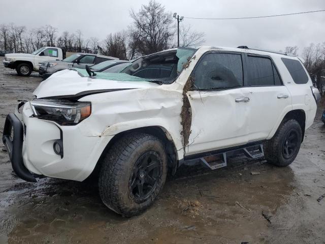 JTEBU5JR7F5255758 - 2015 TOYOTA 4RUNNER SR5 WHITE photo 1