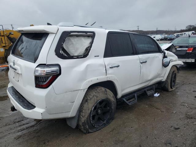 JTEBU5JR7F5255758 - 2015 TOYOTA 4RUNNER SR5 WHITE photo 3