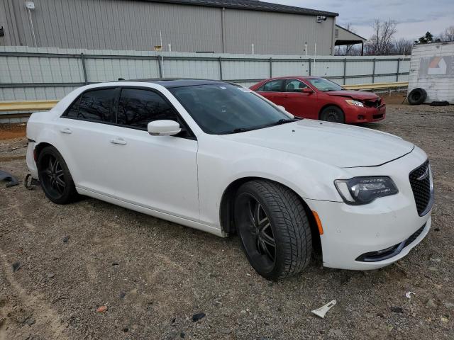 2C3CCABG7FH903937 - 2015 CHRYSLER 300 S WHITE photo 4