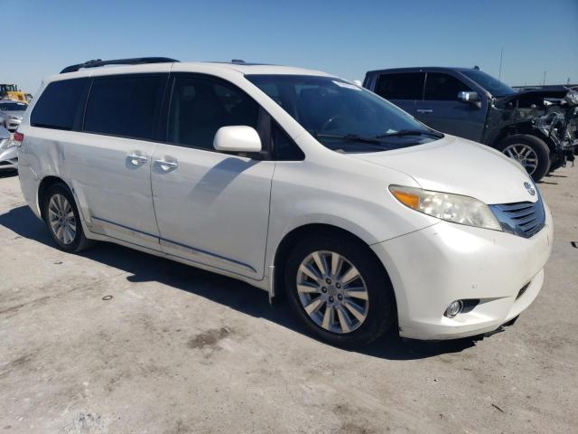 5TDYK3DC3CS254726 - 2012 TOYOTA SIENNA XLE WHITE photo 4