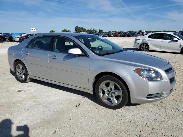 1G1ZH57B39F106983 - 2009 CHEVROLET MALIBU 1LT Srebrny zdjęcie 4
