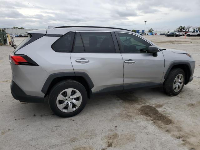 2T3H1RFV6KW038662 - 2019 TOYOTA RAV4 LE SILVER photo 3