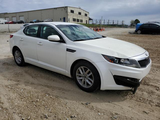 KNAGM4A79B5134448 - 2011 KIA OPTIMA LX WHITE photo 4