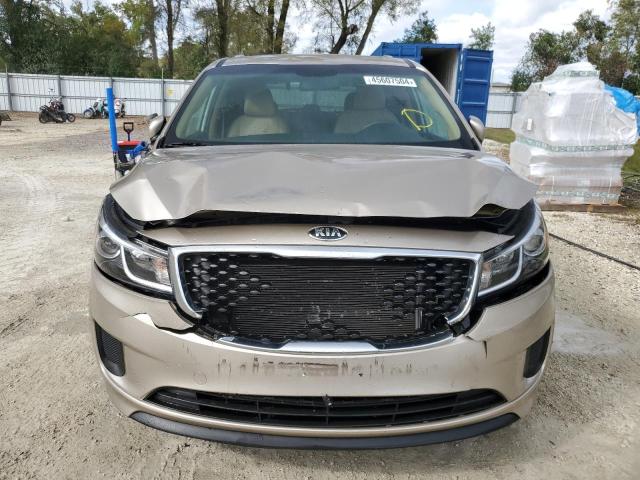 KNDMB5C13G6191756 - 2016 KIA SEDONA LX TAN photo 5