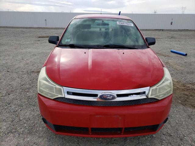 1FAHP32N78W178205 - 2008 FORD FOCUS S/SE RED photo 5