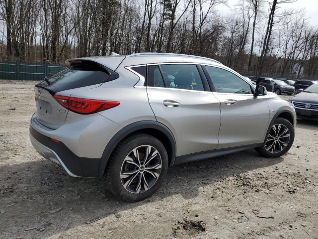 SJKCH5CR2JA057337 - 2018 INFINITI QX30 BASE GRAY photo 3