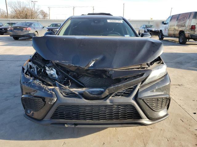 4T1T11AKXPU742100 - 2023 TOYOTA CAMRY SE NIGHT SHADE BLACK photo 5