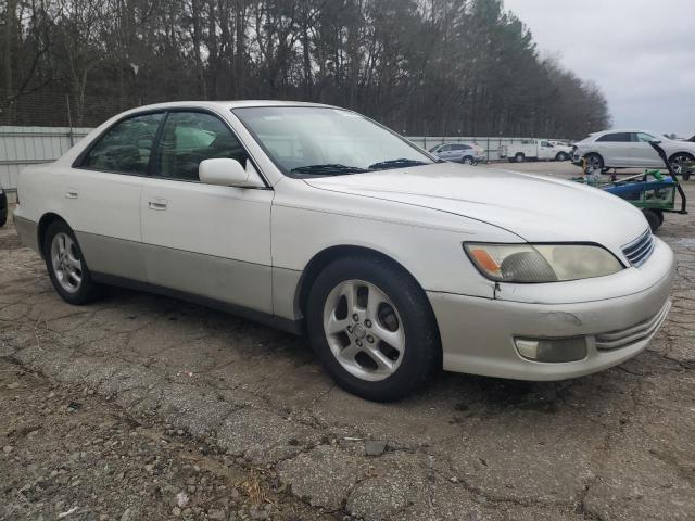 JT8BF28G610325109 - 2001 LEXUS ES 300 WHITE photo 4