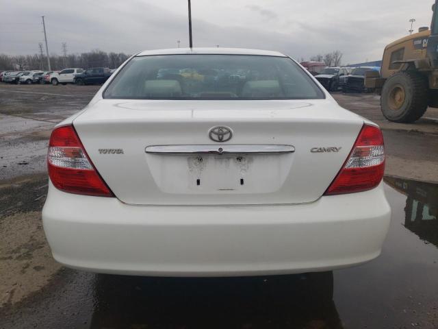 JTDBE32K740267071 - 2004 TOYOTA CAMRY LE WHITE photo 6