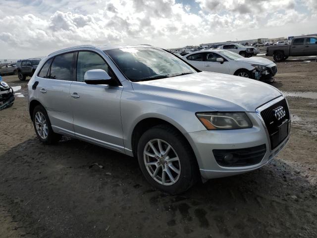 WA1LKAFP9AA018150 - 2010 AUDI Q5 PREMIUM PLUS SILVER photo 4